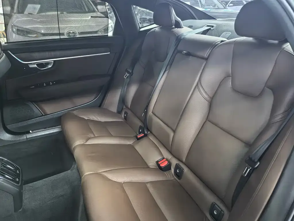 Volvo S90 — фото 9