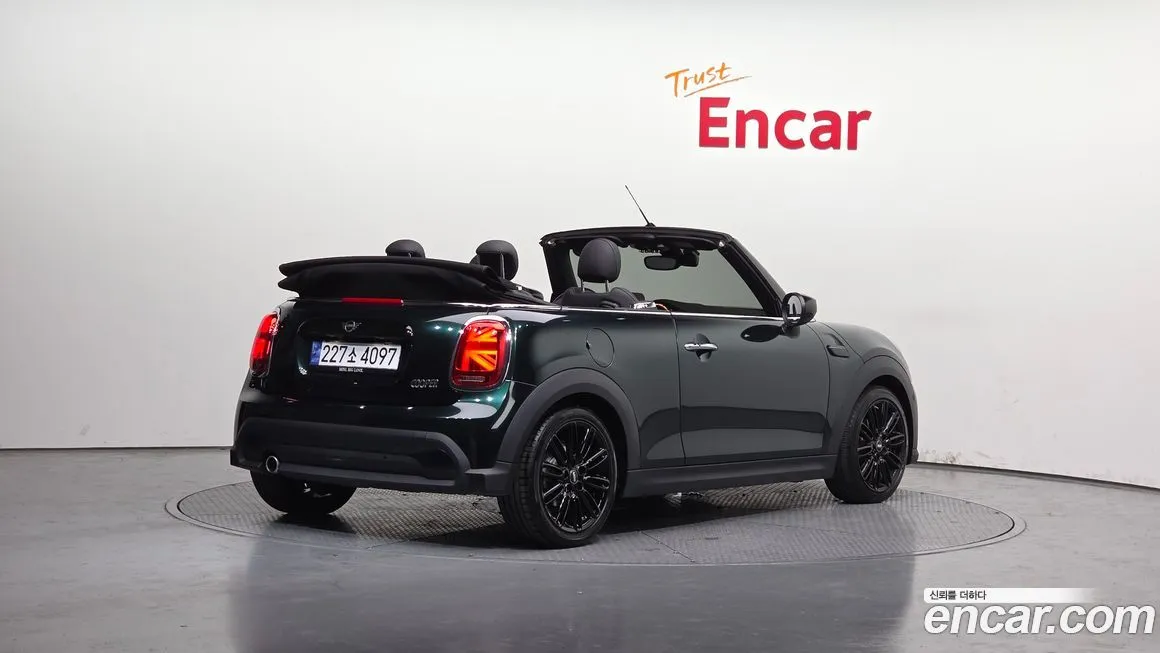 Mini Cooper Convertible 2024 из KR, фото 10