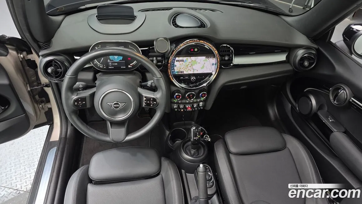 Mini Cooper Convertible 2024 из KR, фото 4