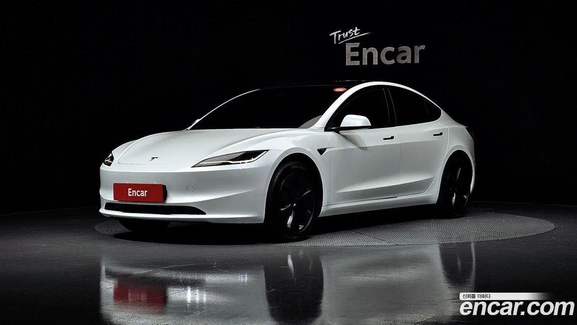 Tesla Model 3 — фото 1