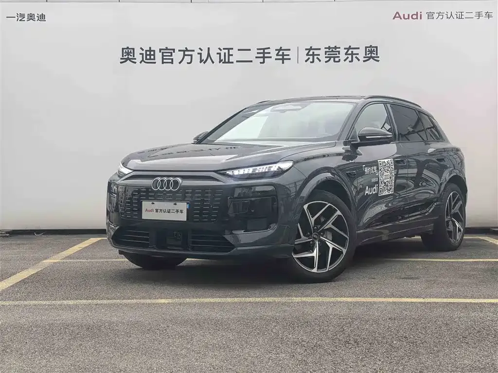 Audi Q6L e-tron — фото 1