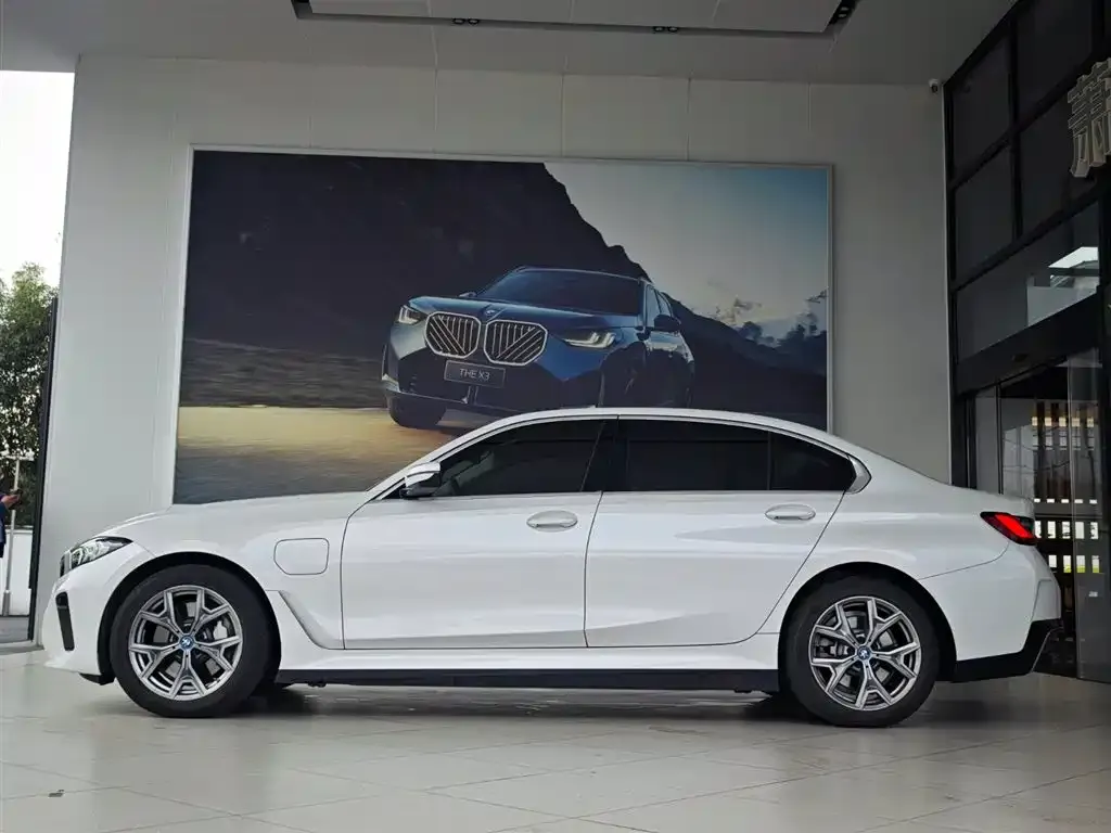 BMW i3 2025 из CN, фото 2