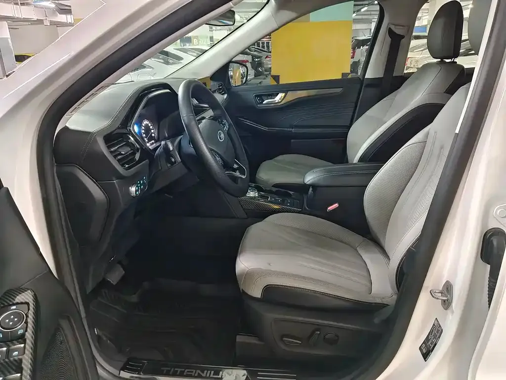 Ford Escape 2022 из CN, фото 3