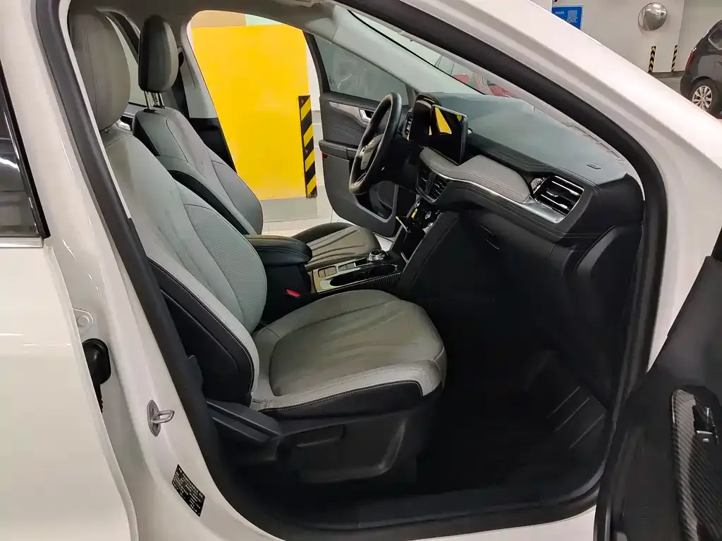 Ford Escape 2022 из CN, фото 4