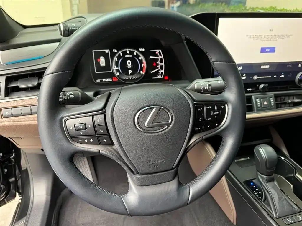 Lexus ES — фото 4