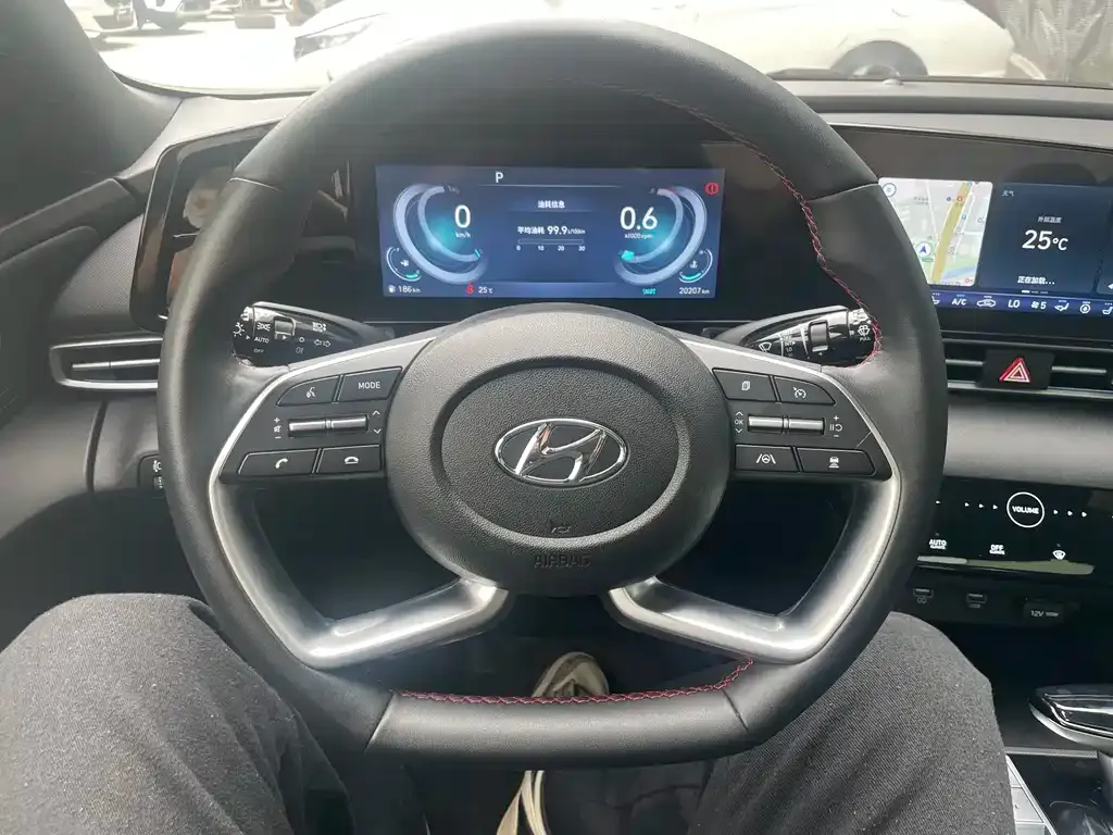 Hyundai Elantra 2023 из CN, фото 5