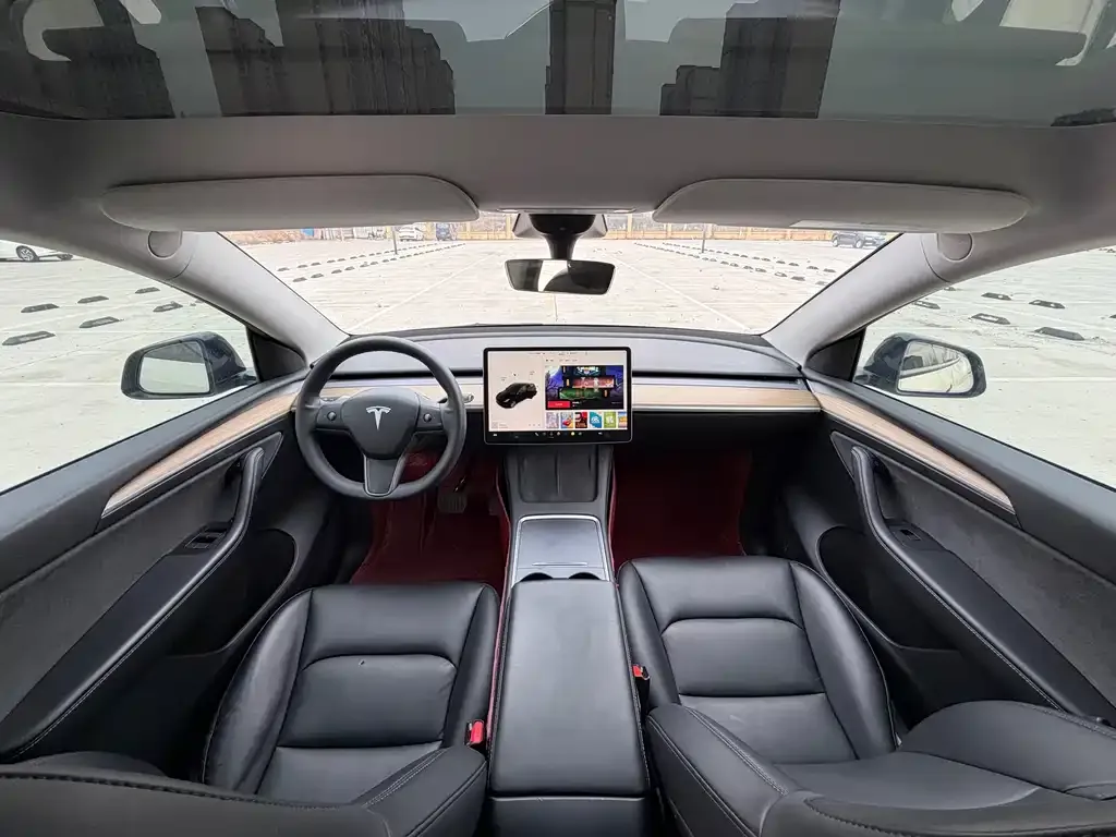 Tesla Model Y — фото 6