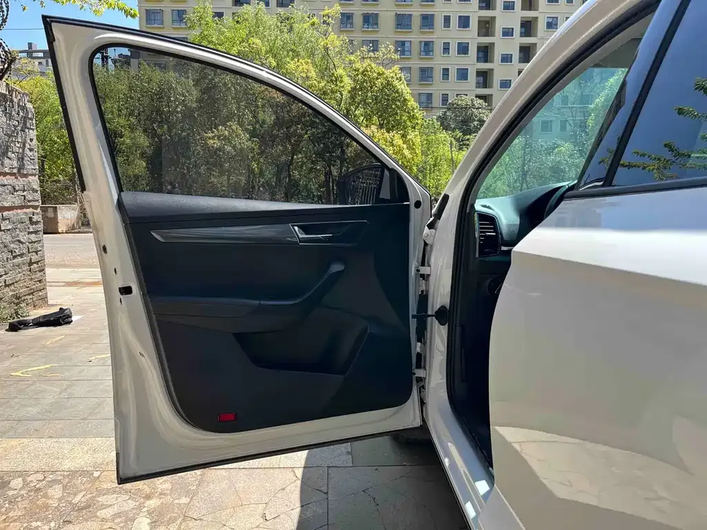 Skoda Karoq — фото 10
