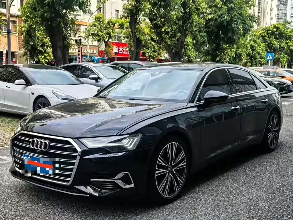 Audi A6L — фото 1