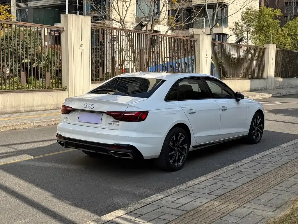 Audi A4L 2024 из CN, фото 6