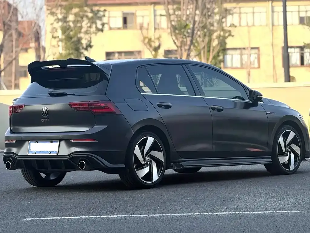 Volkswagen Golf GTI — фото 9