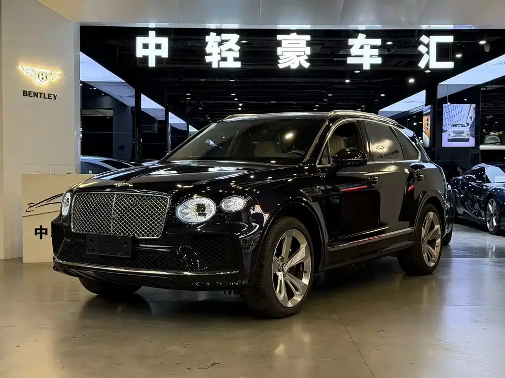 Bentley Bentayga — фото 1