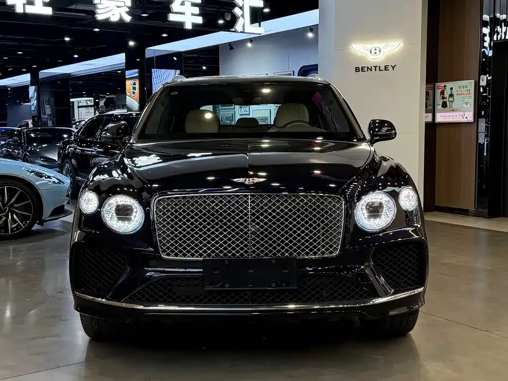 Bentley Bentayga — фото 10