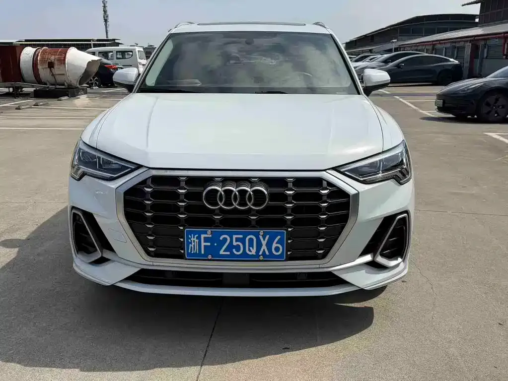 Audi Q3 — фото 3