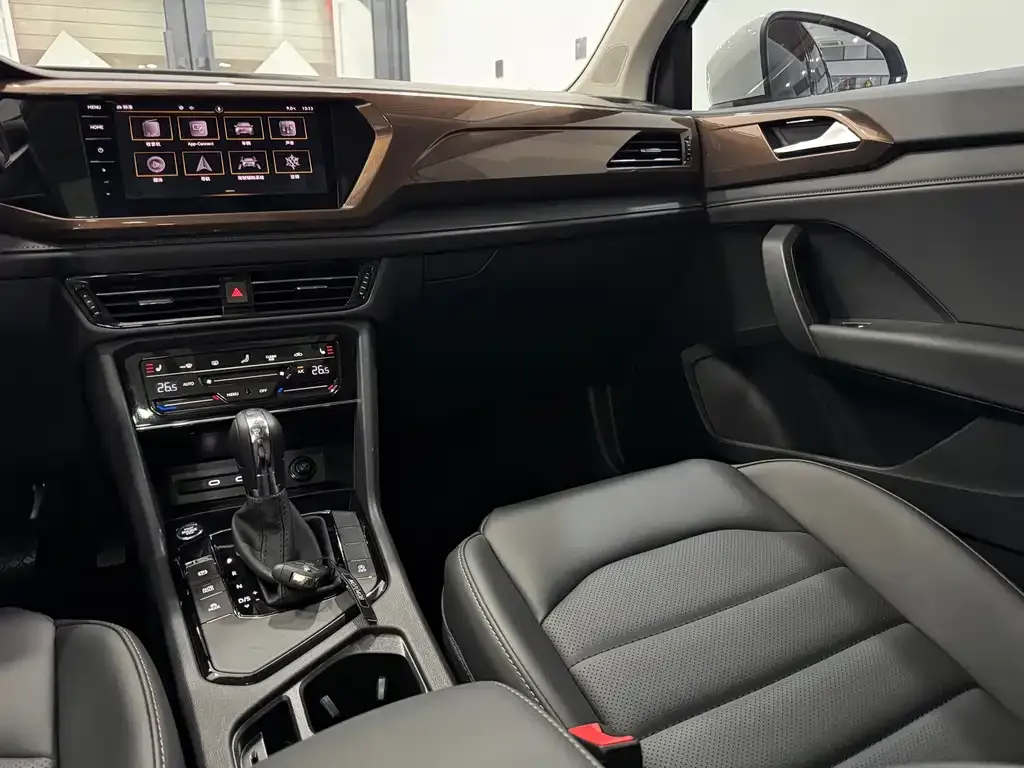 Volkswagen Tharu 2023 из CN, фото 8