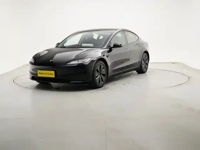 Tesla Model 3 — фото 1