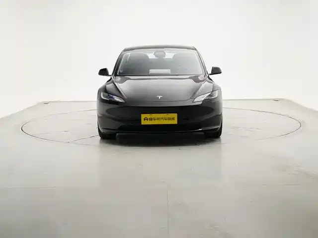 Tesla Model 3 — фото 2