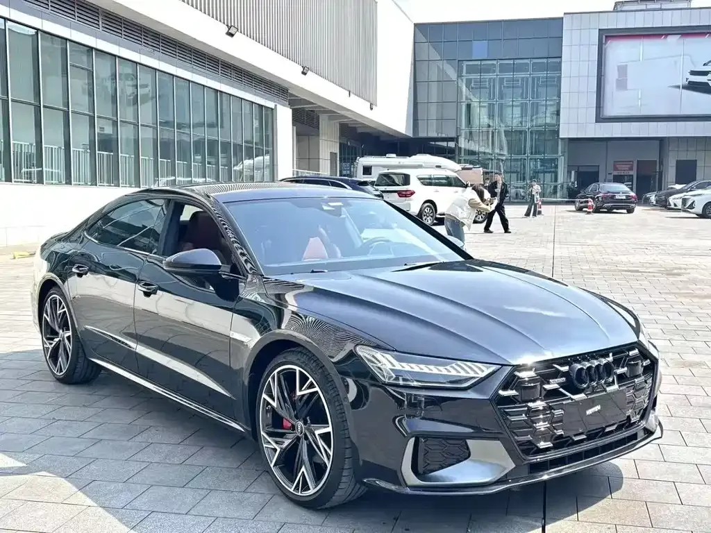 Audi A7L — фото 8