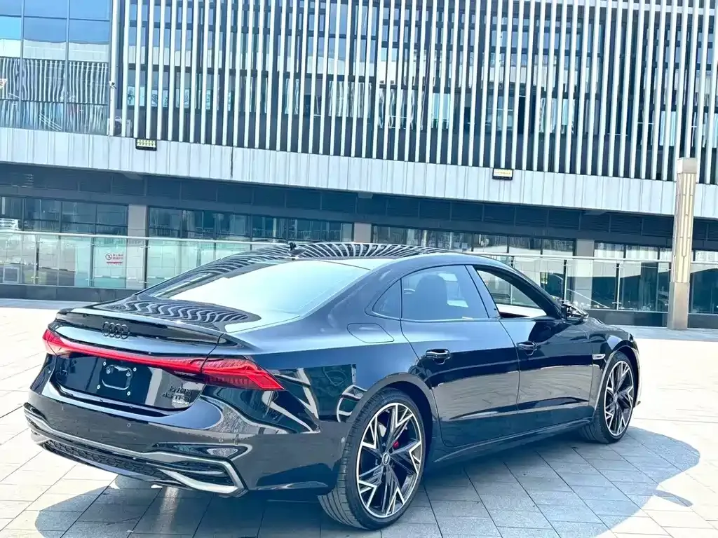 Audi A7L — фото 7