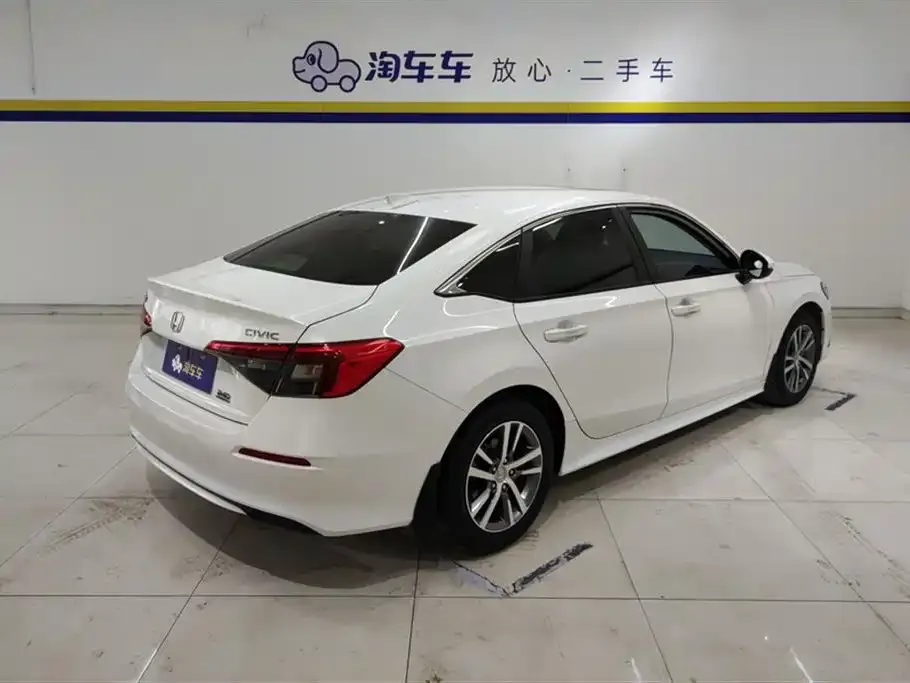 Honda Civic — фото 10