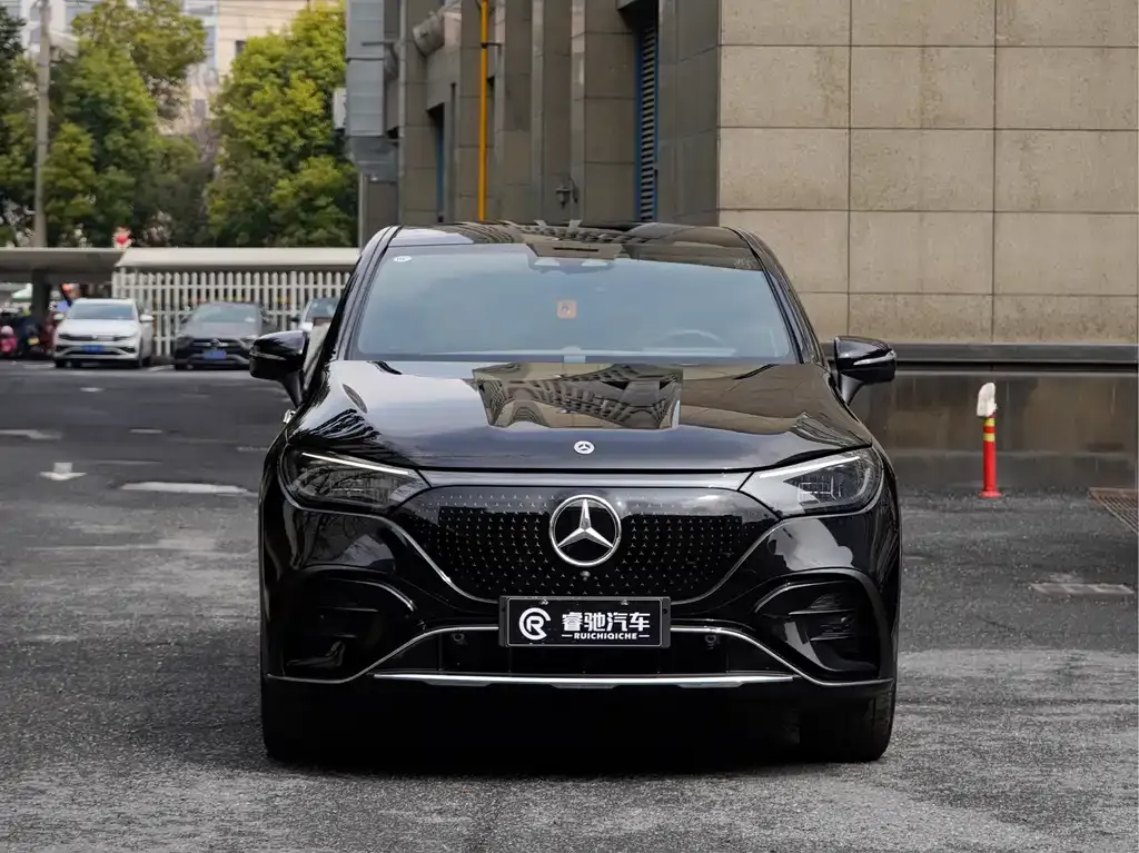 Mercedes-Benz EQE SUV — фото 4