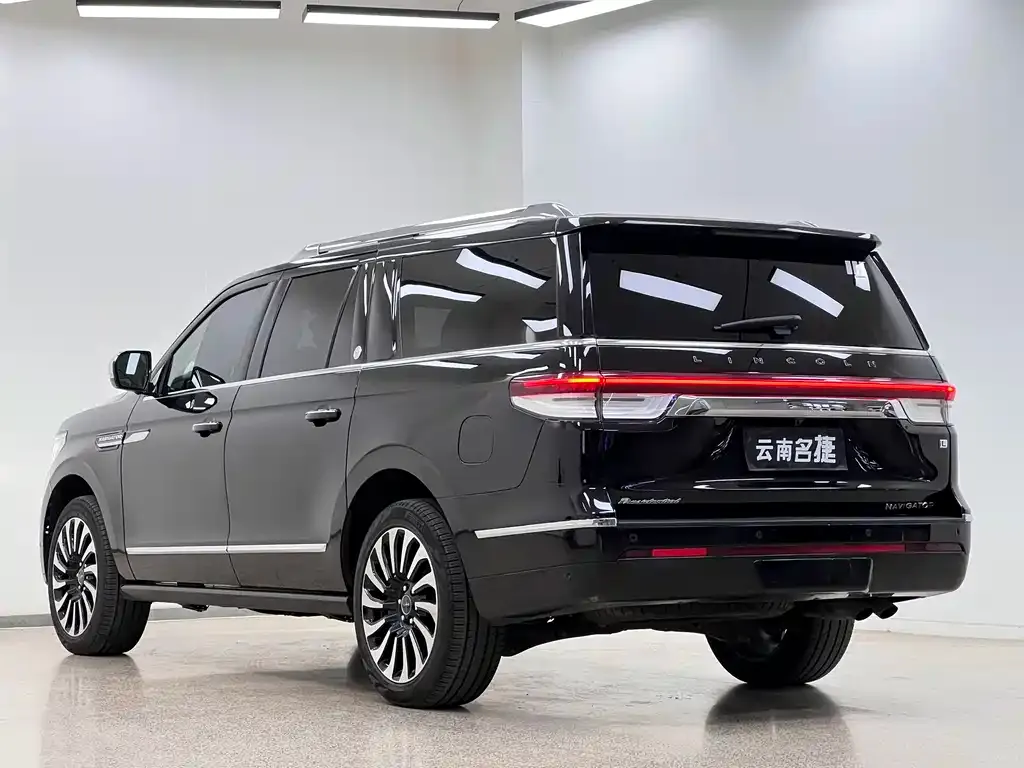 Lincoln Navigator — фото 10
