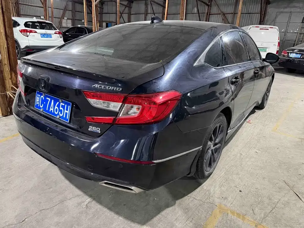 Honda Accord — фото 7