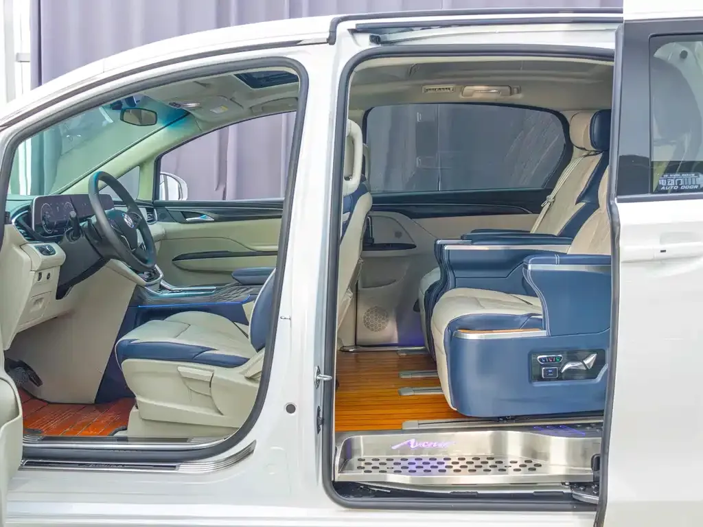 Buick GL8 2021 из CN, фото 9