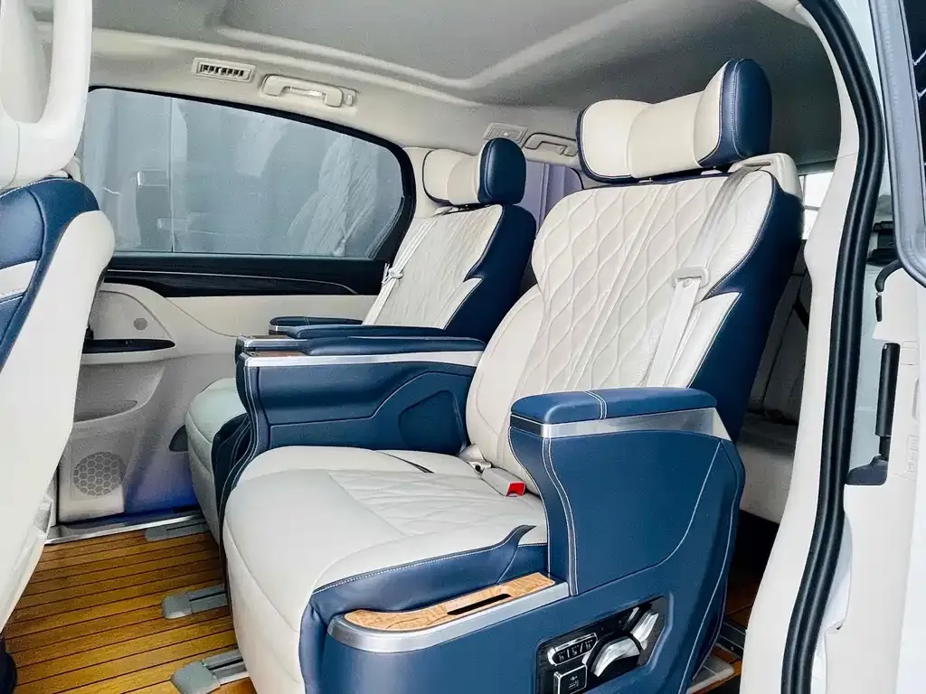 Buick GL8 2021 из CN, фото 4