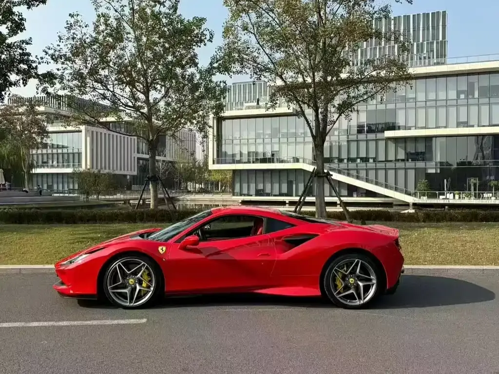 Ferrari F8 — фото 7