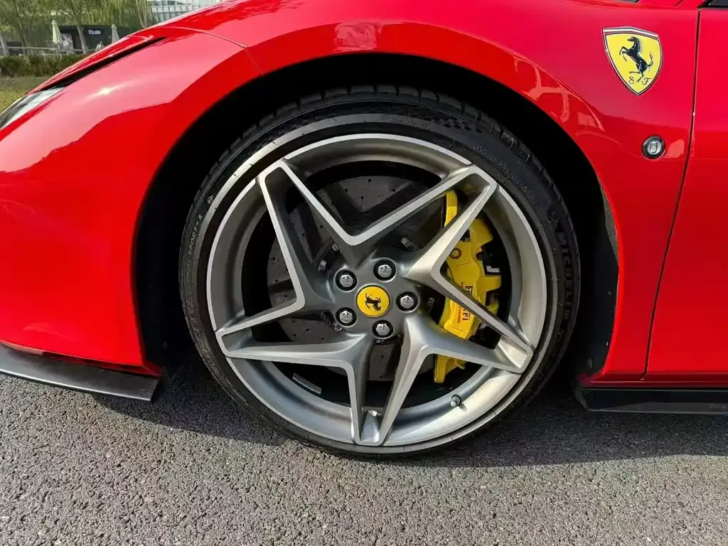 Ferrari F8 — фото 5