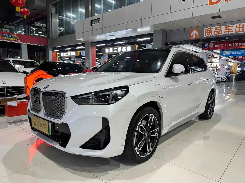 BMW iX1 2024 из CN, фото 1