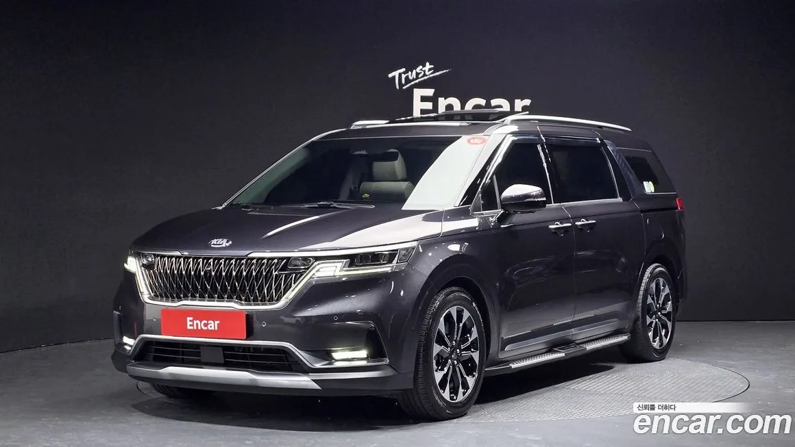 Kia Carnival — фото 1