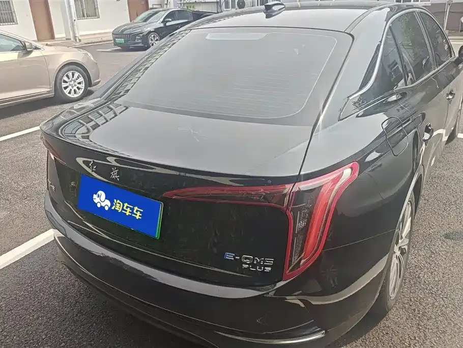 Hongqi E-QM5 — фото 10