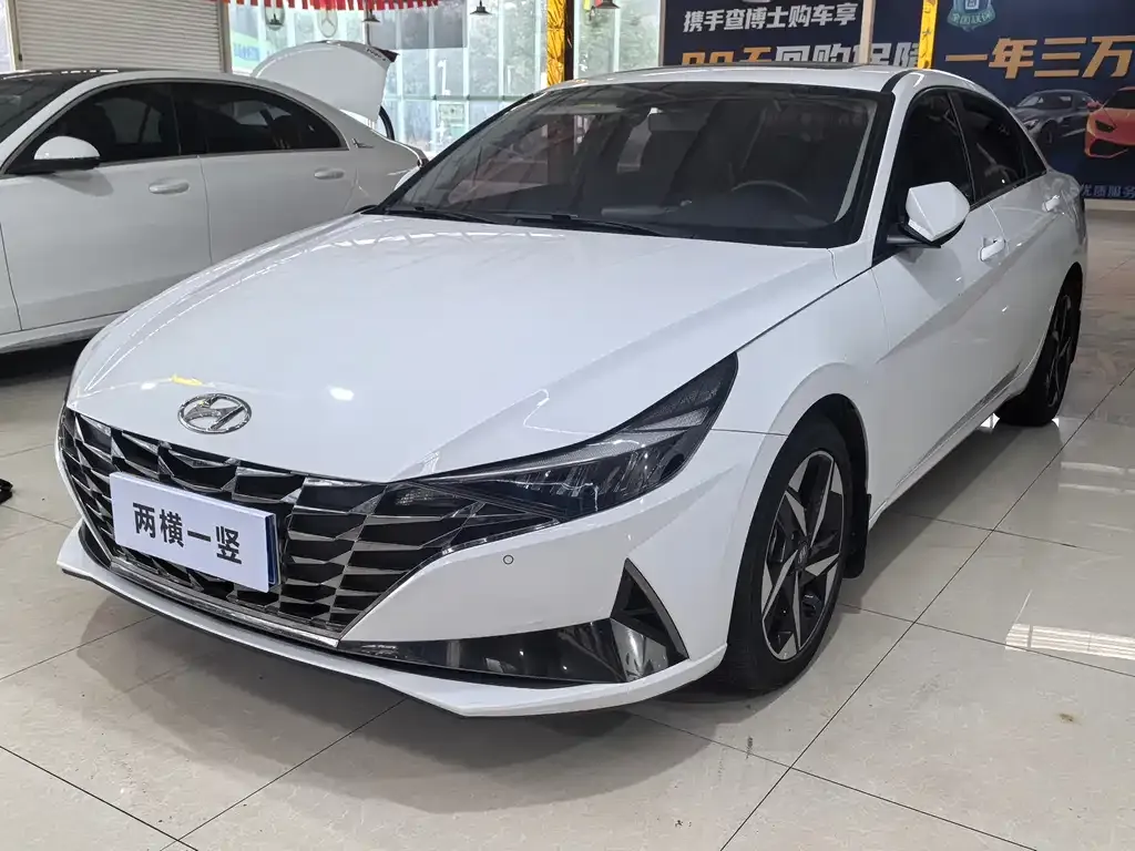 Hyundai Elantra 2023 из CN, фото 1
