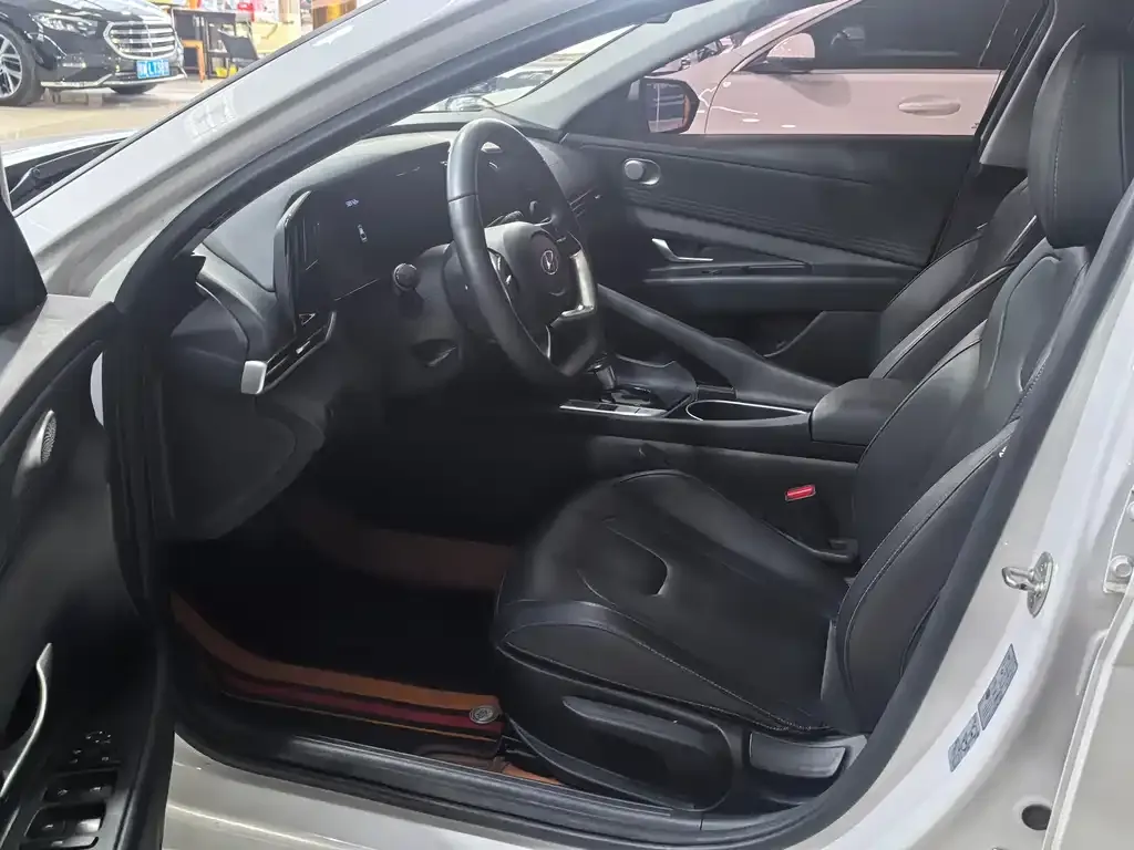 Hyundai Elantra 2023 из CN, фото 7