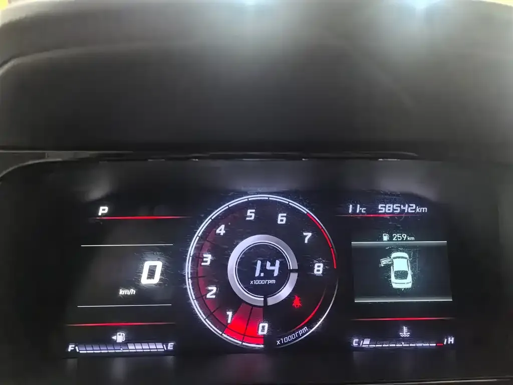 Hyundai Elantra 2023 из CN, фото 3