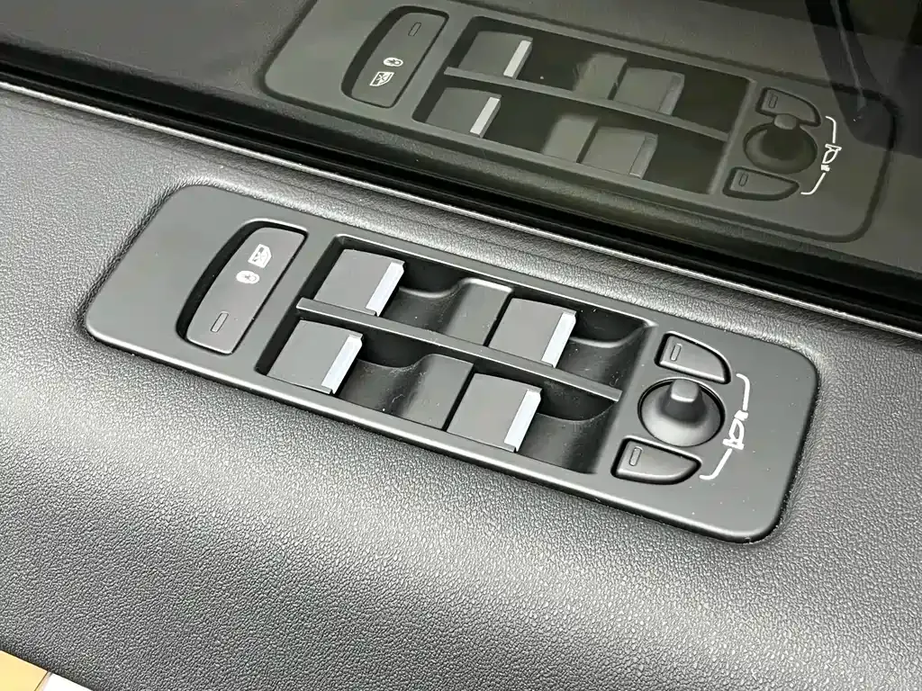 Land Rover Discovery Sport — фото 7