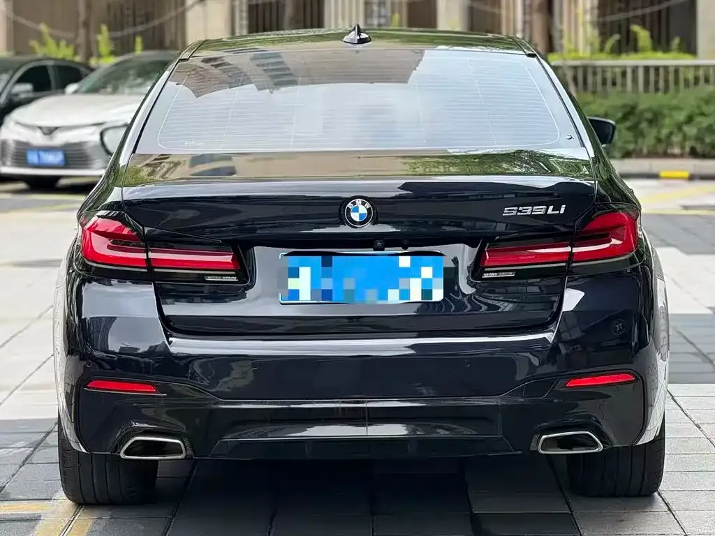BMW 5 Series — фото 2