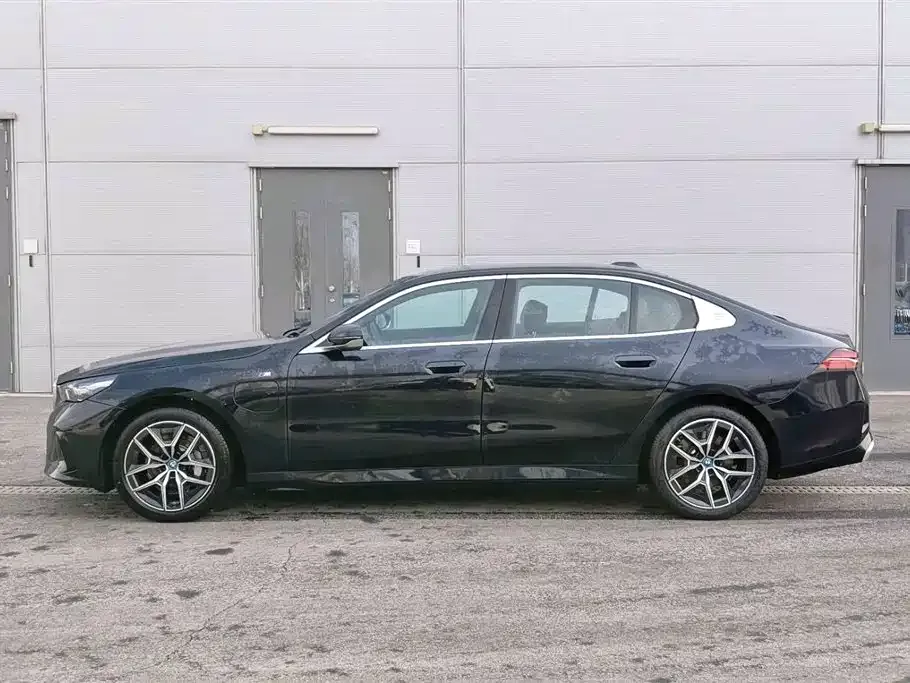 BMW i5 2025 из CN, фото 7