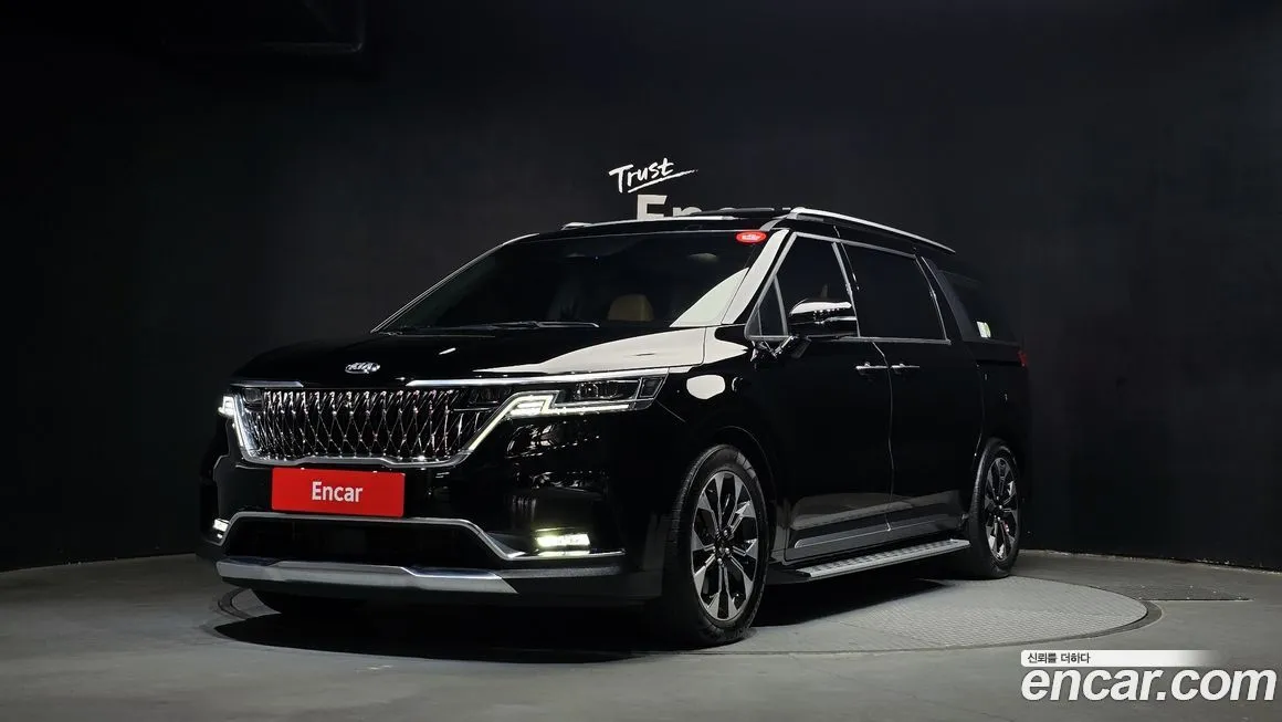 Kia Carnival — фото 1