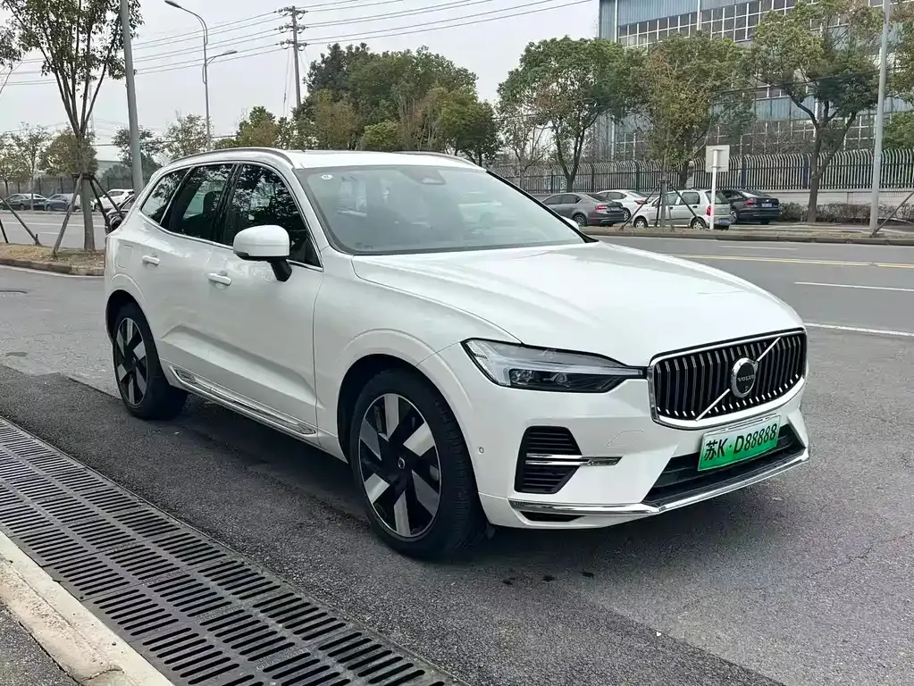 Volvo XC60 PHEV 2024 из CN, фото 5