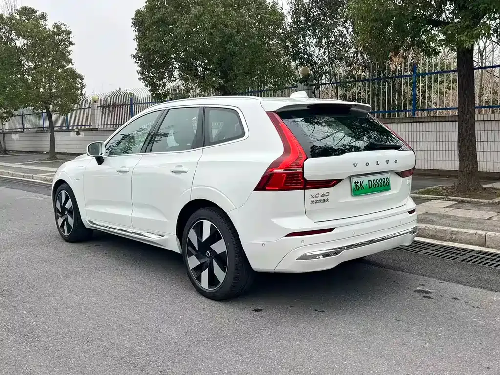 Volvo XC60 PHEV 2024 из CN, фото 8