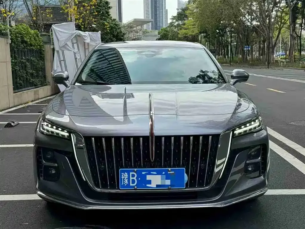 Hongqi H5 — фото 1