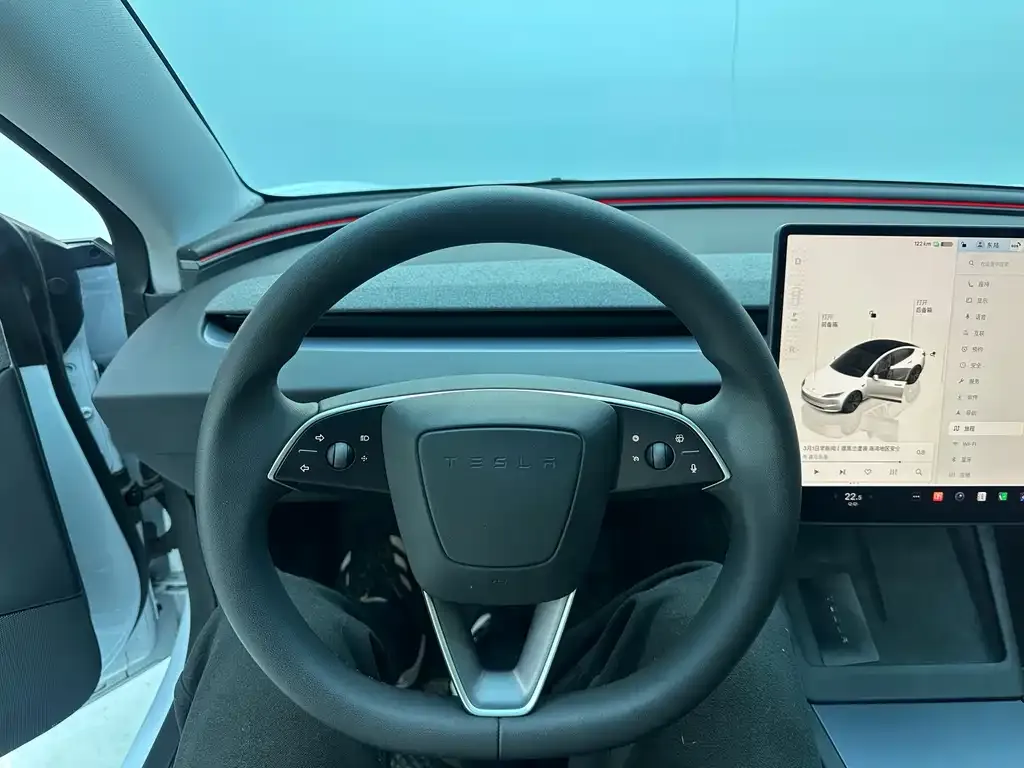 Tesla Model 3 — фото 5