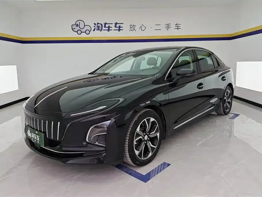 Hongqi E-QM5 — фото 1