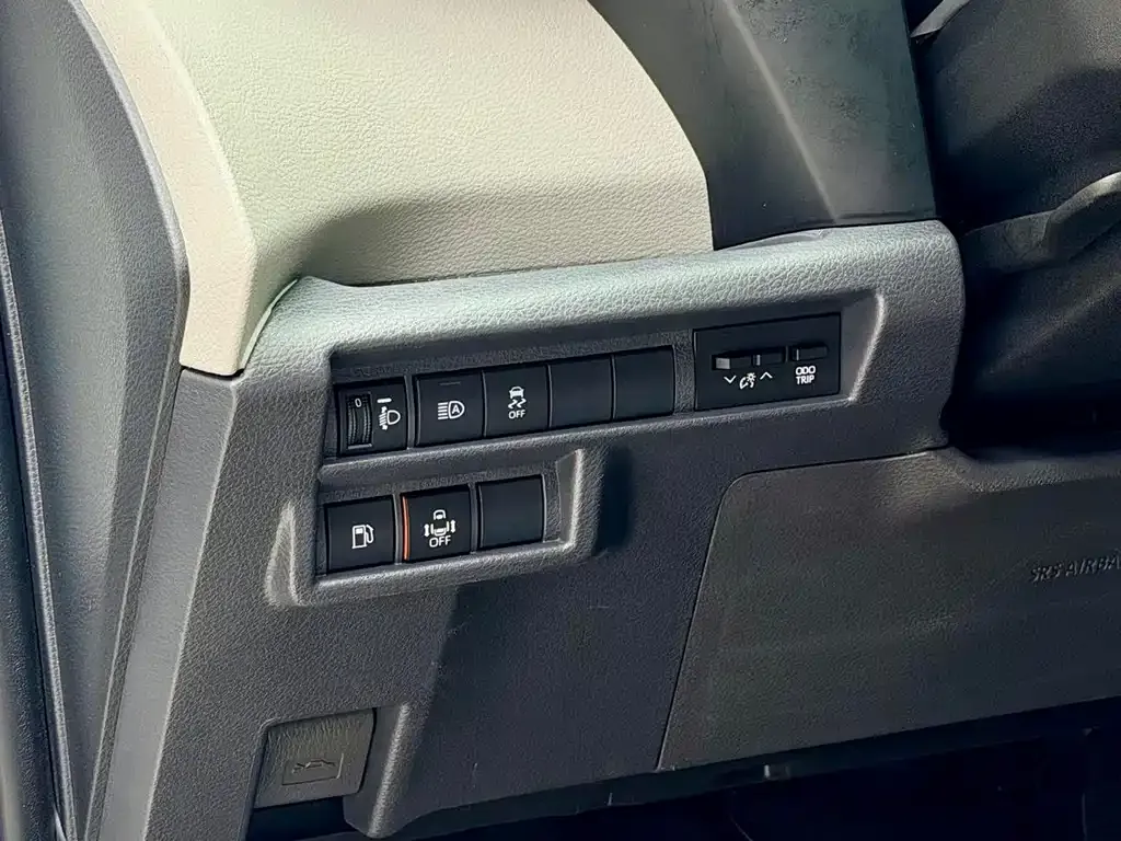 Toyota Sienna — фото 4