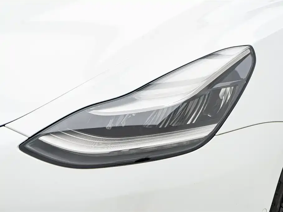Tesla Model 3 — фото 10