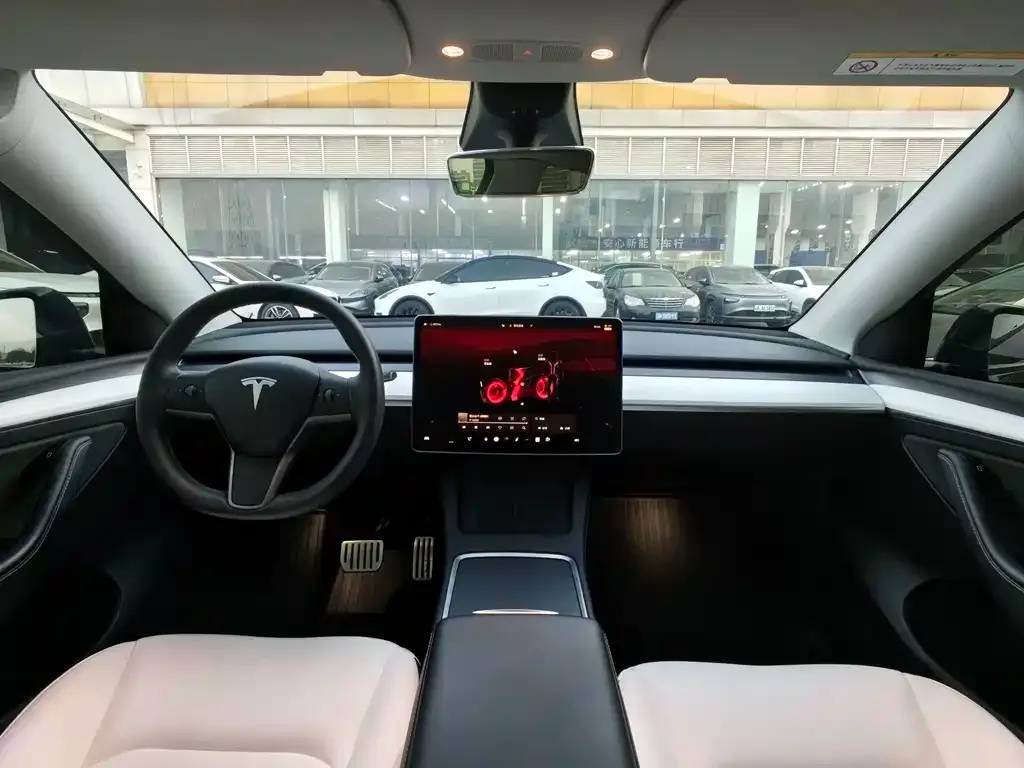 Tesla Model Y — фото 3