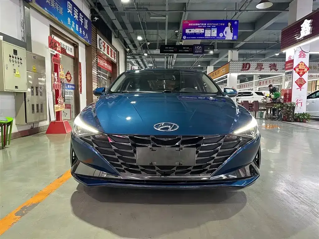 Hyundai Elantra — фото 10